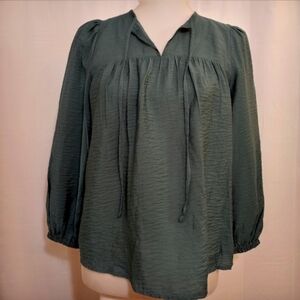 𝅺NEW a new day Size XS Green Peasant Top NWT